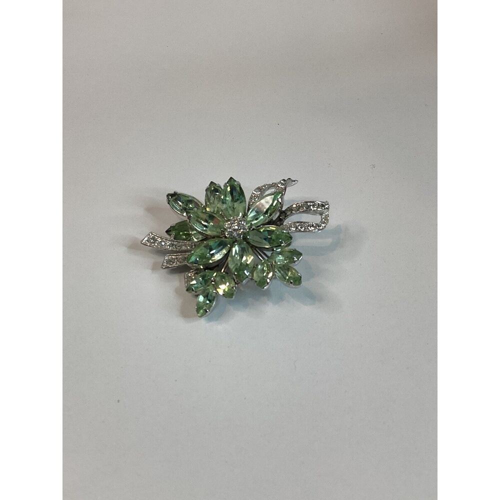 Vtg WEISS Clear Lt Green Prong Set Crystal BROOCH Sparkly Flower Spray 2” Classy - Picture 5 of 10
